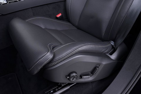 Volvo XC90 T8 Ultra Black Edition | Bowers&Wilkins | Luchtvering | Panoramadak | Trekhaak | 360° Camera | Massage | Stoelventilatie | 21 Inch
