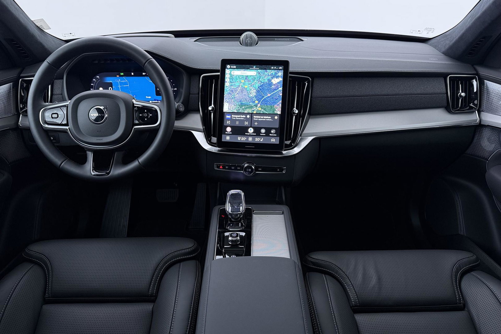 Volvo XC90 T8 Ultra Black Edition | Bowers&Wilkins | Luchtvering | Panoramadak | Trekhaak | 360° Camera | Massage | Stoelventilatie | 21 Inch