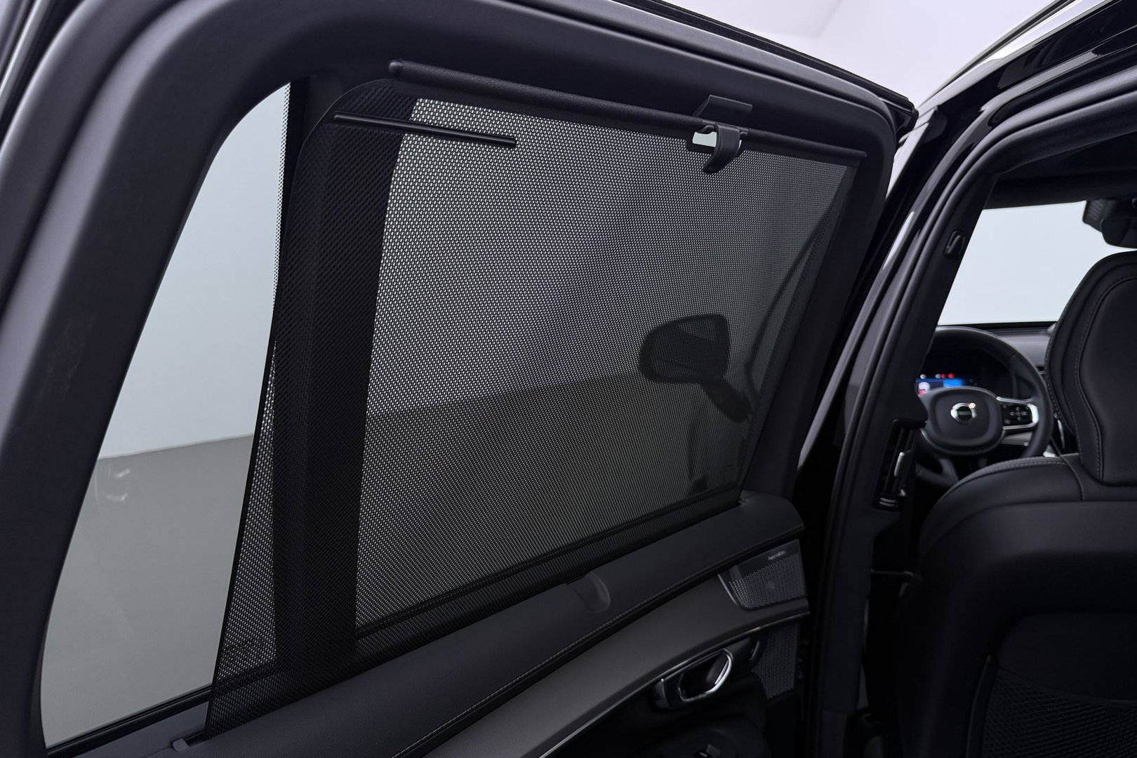 Volvo XC90 T8 Ultra Black Edition | Bowers&Wilkins | Luchtvering | Panoramadak | Trekhaak | 360° Camera | Massage | Stoelventilatie | 21 Inch
