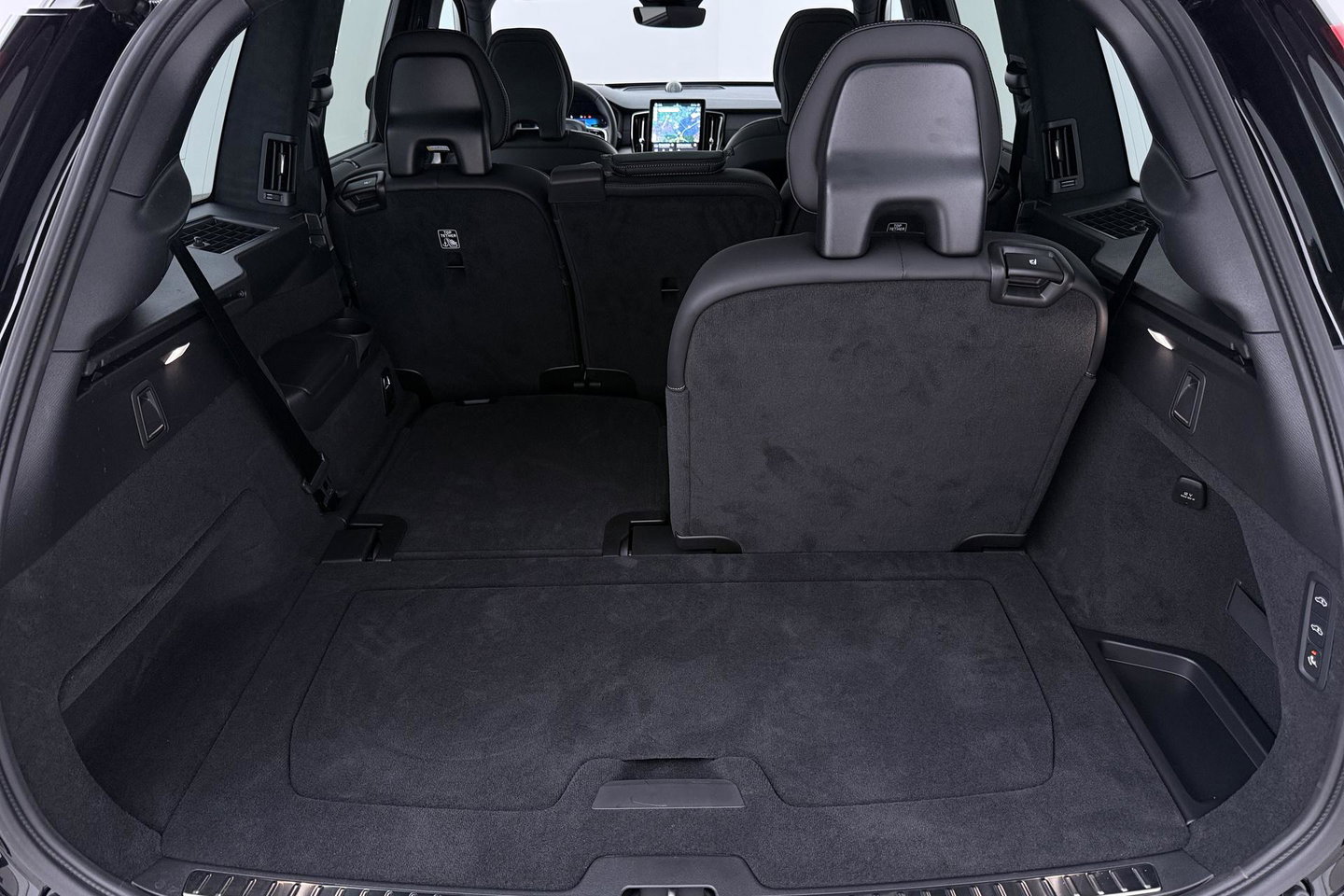 Volvo XC90 T8 Ultra Black Edition | Bowers&Wilkins | Luchtvering | Panoramadak | Trekhaak | 360° Camera | Massage | Stoelventilatie | 21 Inch