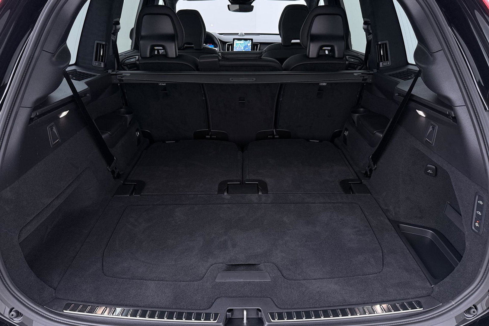 Volvo XC90 T8 Ultra Black Edition | Bowers&Wilkins | Luchtvering | Panoramadak | Trekhaak | 360° Camera | Massage | Stoelventilatie | 21 Inch