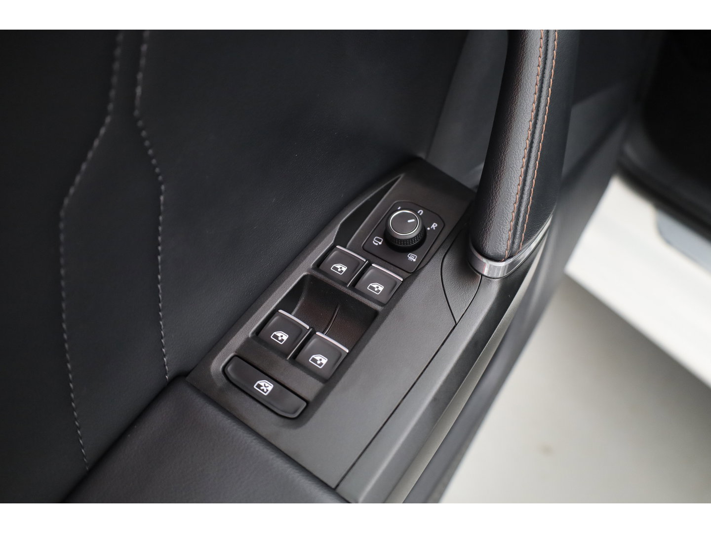 CUPRA Leon 1.4 e-Hybrid VZ Performance | Rijklaar!! | 245 pk | Pano | Dig. Cockpit | Cruise Control | PDC A | Keyless | Stoel- Stuurverw. |