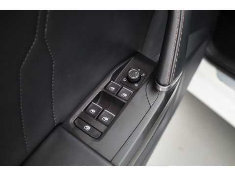 CUPRA Leon 1.4 e-Hybrid VZ Performance | Rijklaar!! | 245 pk | Pano | Dig. Cockpit | Cruise Control | PDC A | Keyless | Stoel- Stuurverw. |