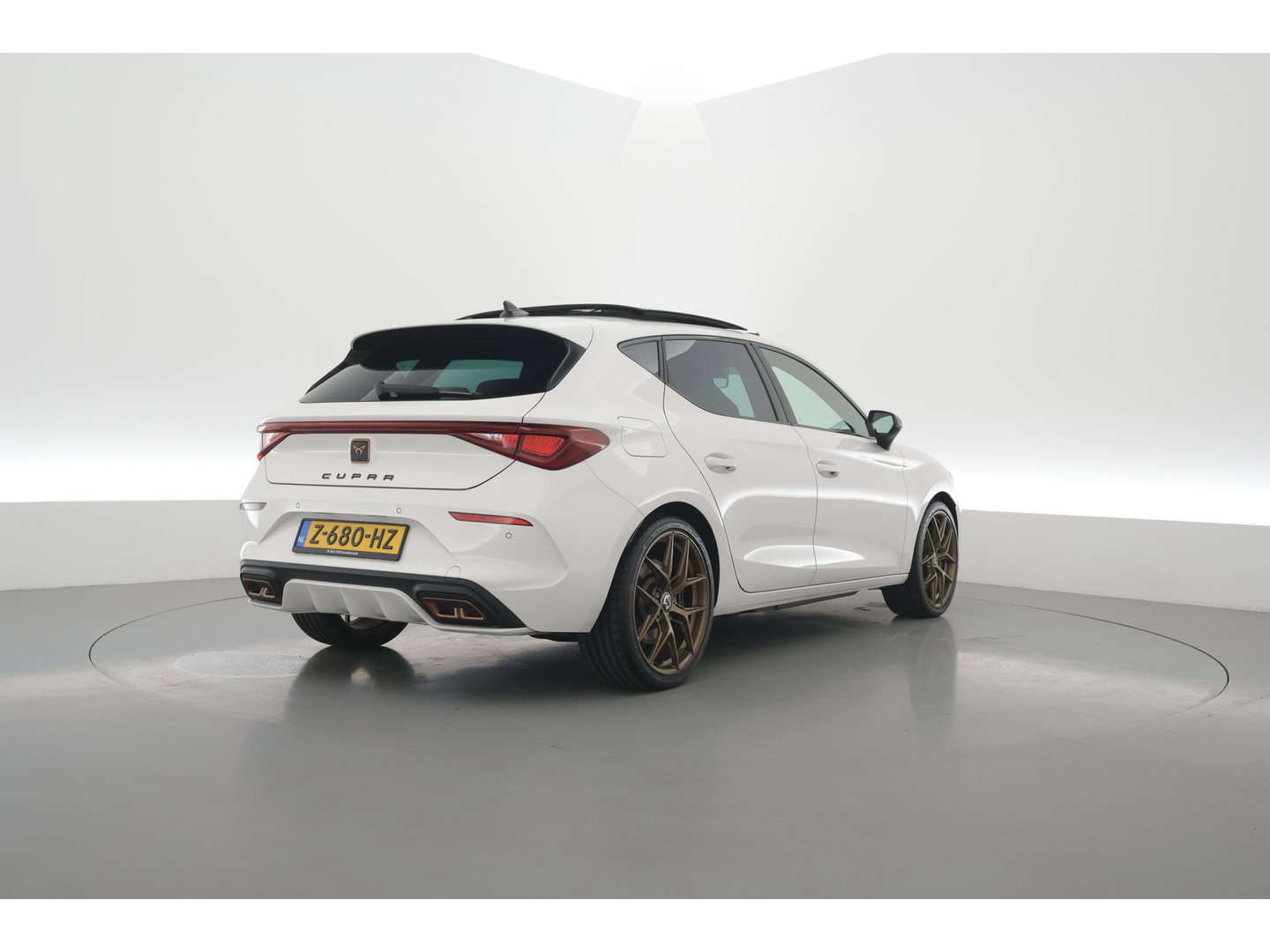CUPRA Leon 1.4 e-Hybrid VZ Performance | Rijklaar!! | 245 pk | Pano | Dig. Cockpit | Cruise Control | PDC A | Keyless | Stoel- Stuurverw. |