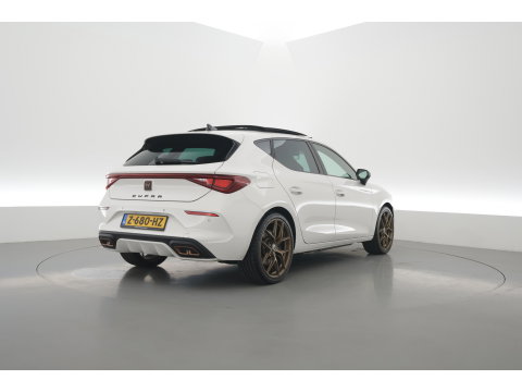 CUPRA Leon 1.4 e-Hybrid VZ Performance | Rijklaar!! | 245 pk | Pano | Dig. Cockpit | Cruise Control | PDC A | Keyless | Stoel- Stuurverw. |
