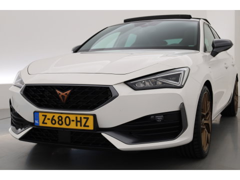 CUPRA Leon 1.4 e-Hybrid VZ Performance | Rijklaar!! | 245 pk | Pano | Dig. Cockpit | Cruise Control | PDC A | Keyless | Stoel- Stuurverw. |