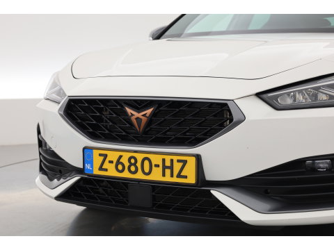 CUPRA Leon 1.4 e-Hybrid VZ Performance | Rijklaar!! | 245 pk | Pano | Dig. Cockpit | Cruise Control | PDC A | Keyless | Stoel- Stuurverw. |