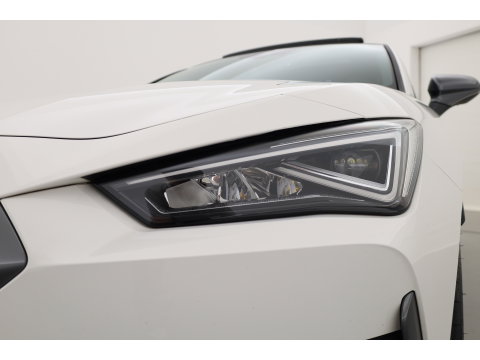 CUPRA Leon 1.4 e-Hybrid VZ Performance | Rijklaar!! | 245 pk | Pano | Dig. Cockpit | Cruise Control | PDC A | Keyless | Stoel- Stuurverw. |