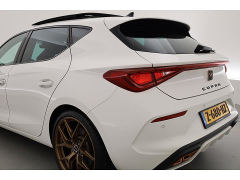 CUPRA Leon 1.4 e-Hybrid VZ Performance | Rijklaar!! | 245 pk | Pano | Dig. Cockpit | Cruise Control | PDC A | Keyless | Stoel- Stuurverw. |