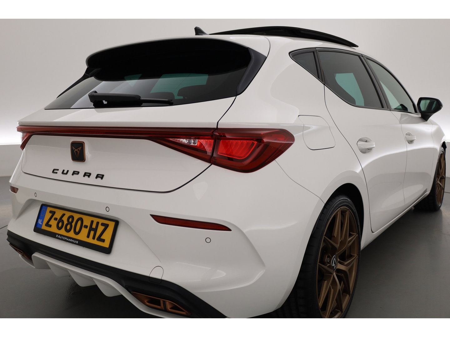 CUPRA Leon 1.4 e-Hybrid VZ Performance | Rijklaar!! | 245 pk | Pano | Dig. Cockpit | Cruise Control | PDC A | Keyless | Stoel- Stuurverw. |