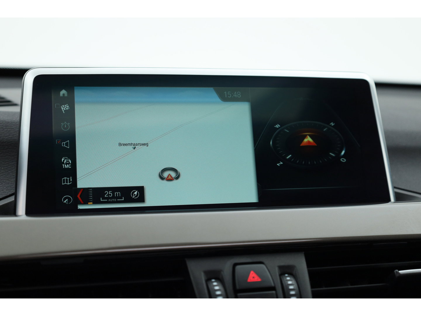 BMW X1 sDrive20i Orange Edition II | Rijklaar! | Navi | Cruise | Pano | Trekhaak | Stoelverw. | HUD | PDVC V+A | 18"