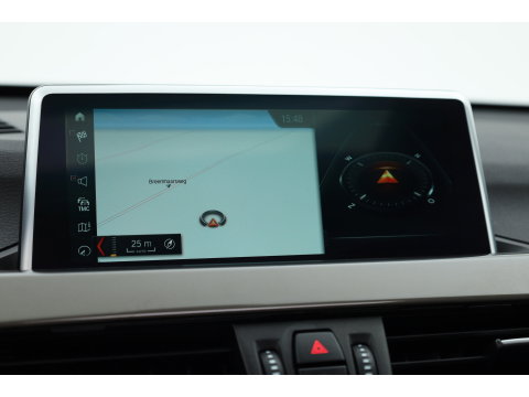 BMW X1 sDrive20i Orange Edition II | Rijklaar! | Navi | Cruise | Pano | Trekhaak | Stoelverw. | HUD | PDVC V+A | 18"