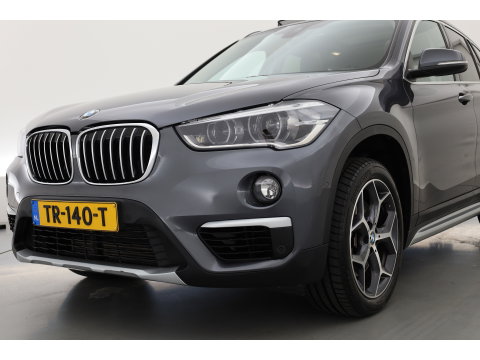 BMW X1 sDrive20i Orange Edition II | Rijklaar! | Navi | Cruise | Pano | Trekhaak | Stoelverw. | HUD | PDVC V+A | 18"