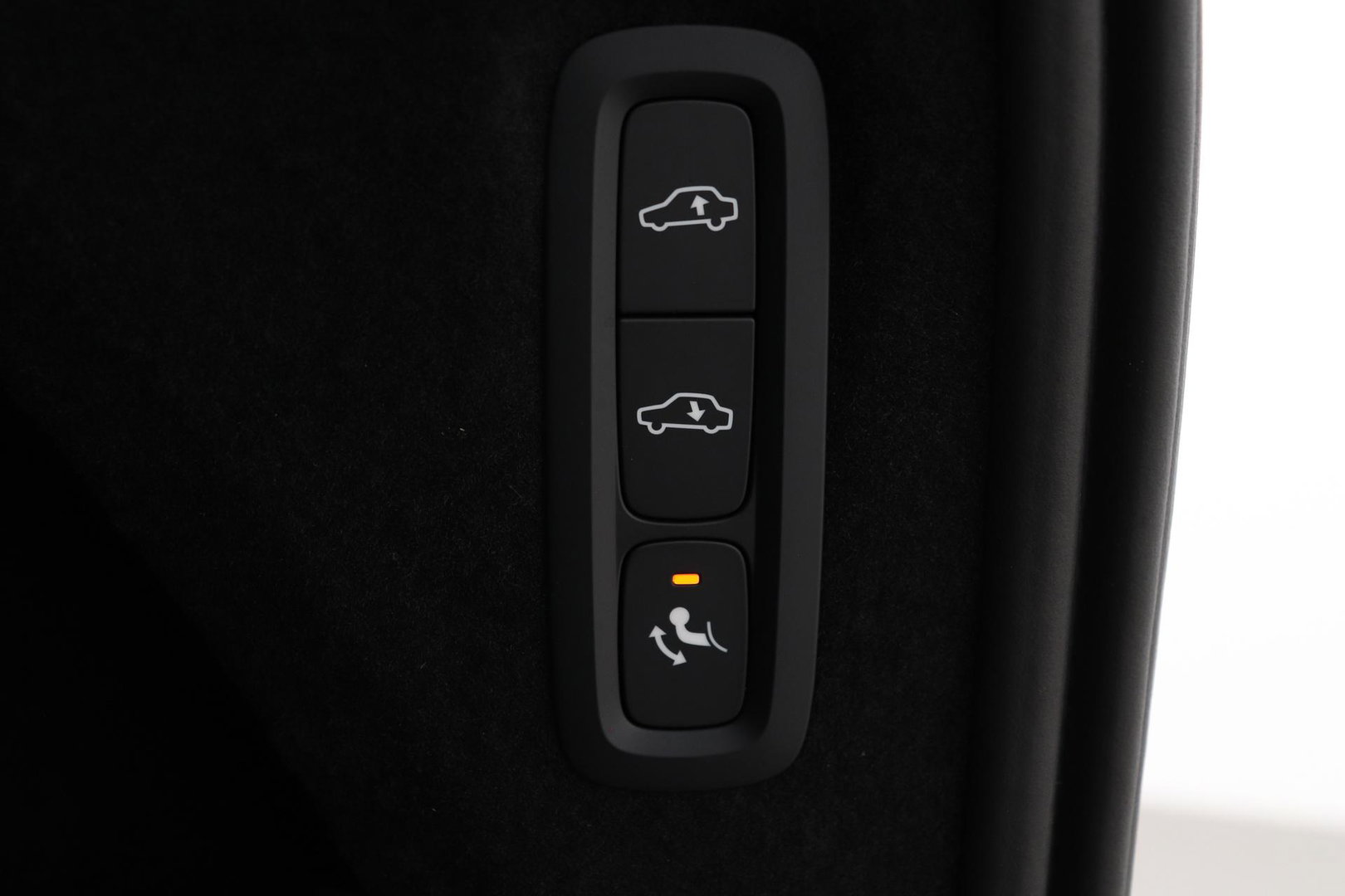 Volvo XC90 T8 Ultra Black Edition | Bowers&Wilkins | Luchtvering | Panoramadak | Trekhaak | 360° Camera | Massage | Stoelventilatie