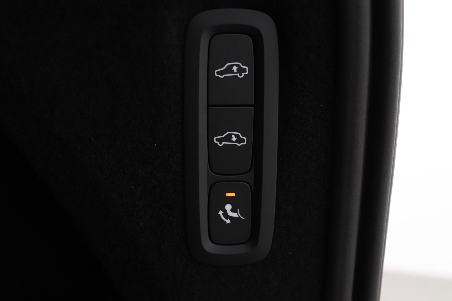 Volvo XC90 T8 Ultra Black Edition | Bowers&Wilkins | Luchtvering | Panoramadak | Trekhaak | 360° Camera | Massage | Stoelventilatie