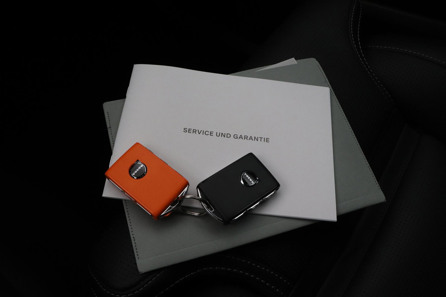 Volvo XC90 T8 Ultra Black Edition | Bowers&Wilkins | Luchtvering | Panoramadak | Trekhaak | 360° Camera | Massage | Stoelventilatie