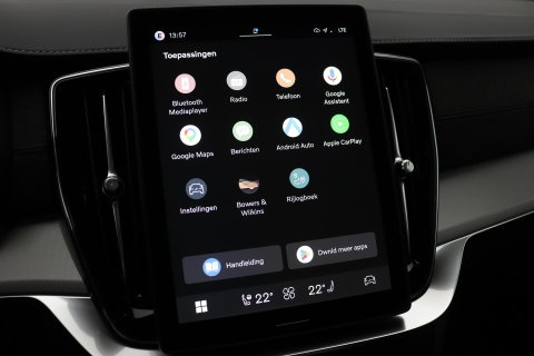 Volvo XC90 T8 Ultra Black Edition | Bowers&Wilkins | Luchtvering | Panoramadak | Trekhaak | 360° Camera | Massage | Stoelventilatie