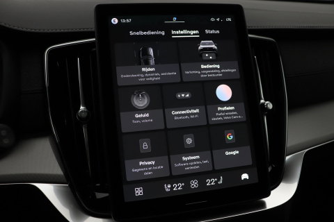 Volvo XC90 T8 Ultra Black Edition | Bowers&Wilkins | Luchtvering | Panoramadak | Trekhaak | 360° Camera | Massage | Stoelventilatie