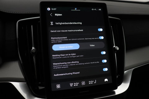 Volvo XC90 T8 Ultra Black Edition | Bowers&Wilkins | Luchtvering | Panoramadak | Trekhaak | 360° Camera | Massage | Stoelventilatie
