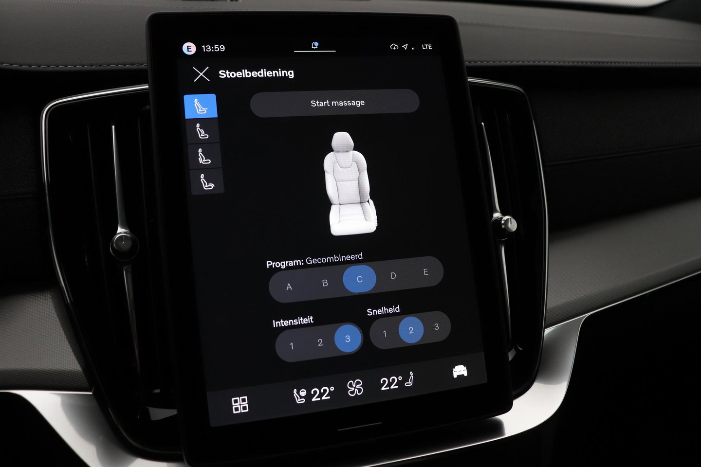 Volvo XC90 T8 Ultra Black Edition | Bowers&Wilkins | Luchtvering | Panoramadak | Trekhaak | 360° Camera | Massage | Stoelventilatie