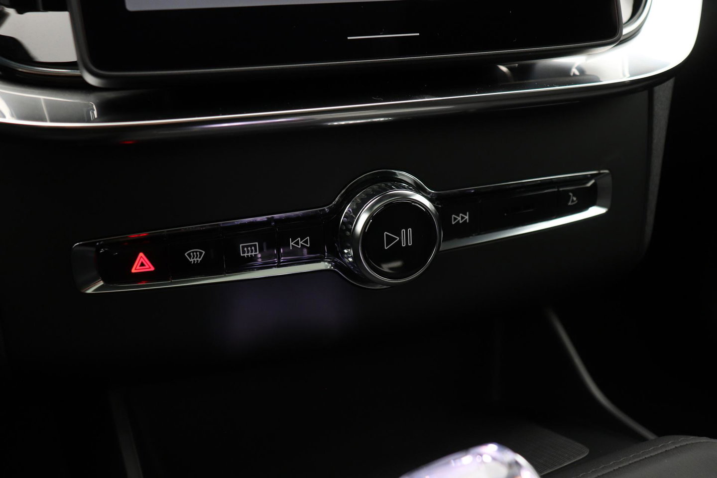 Volvo XC90 T8 Ultra Black Edition | Bowers&Wilkins | Luchtvering | Panoramadak | Trekhaak | 360° Camera | Massage | Stoelventilatie