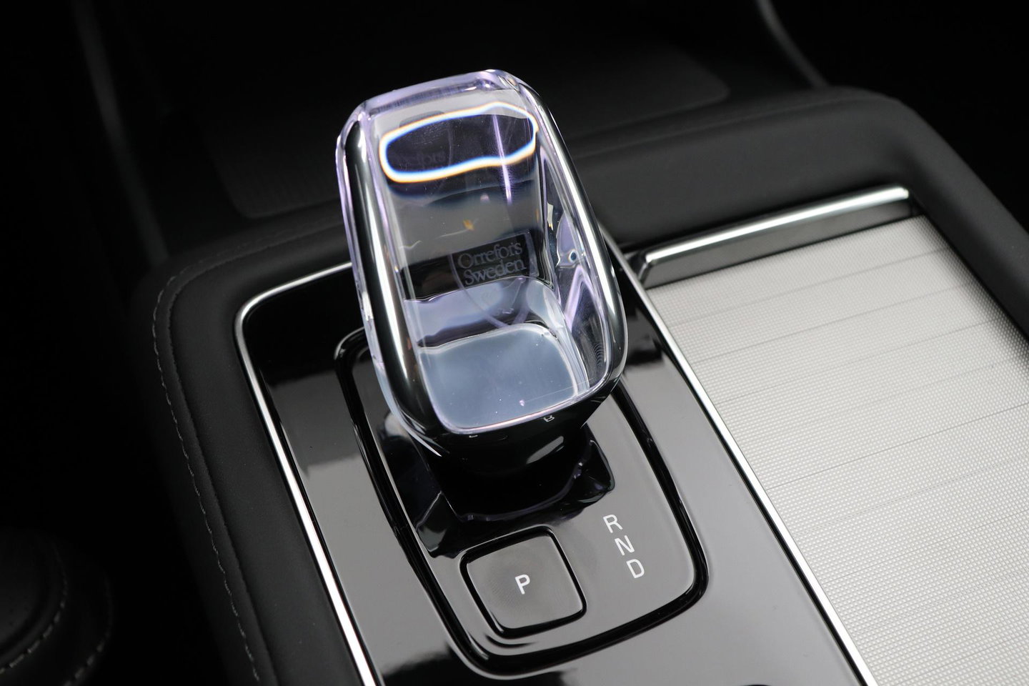 Volvo XC90 T8 Ultra Black Edition | Bowers&Wilkins | Luchtvering | Panoramadak | Trekhaak | 360° Camera | Massage | Stoelventilatie