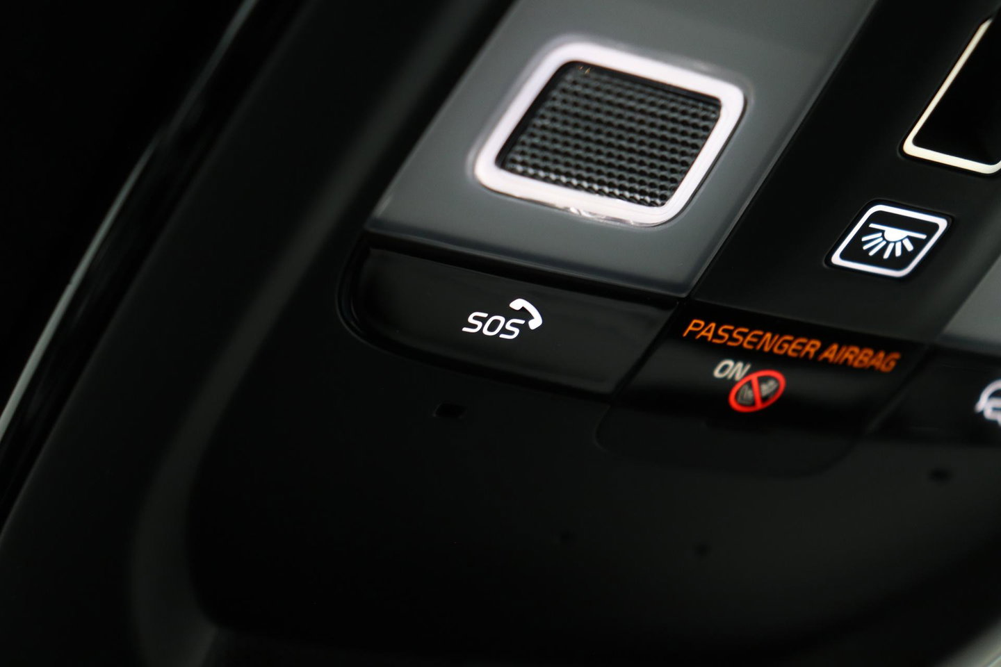Volvo XC90 T8 Ultra Black Edition | Bowers&Wilkins | Luchtvering | Panoramadak | Trekhaak | 360° Camera | Massage | Stoelventilatie