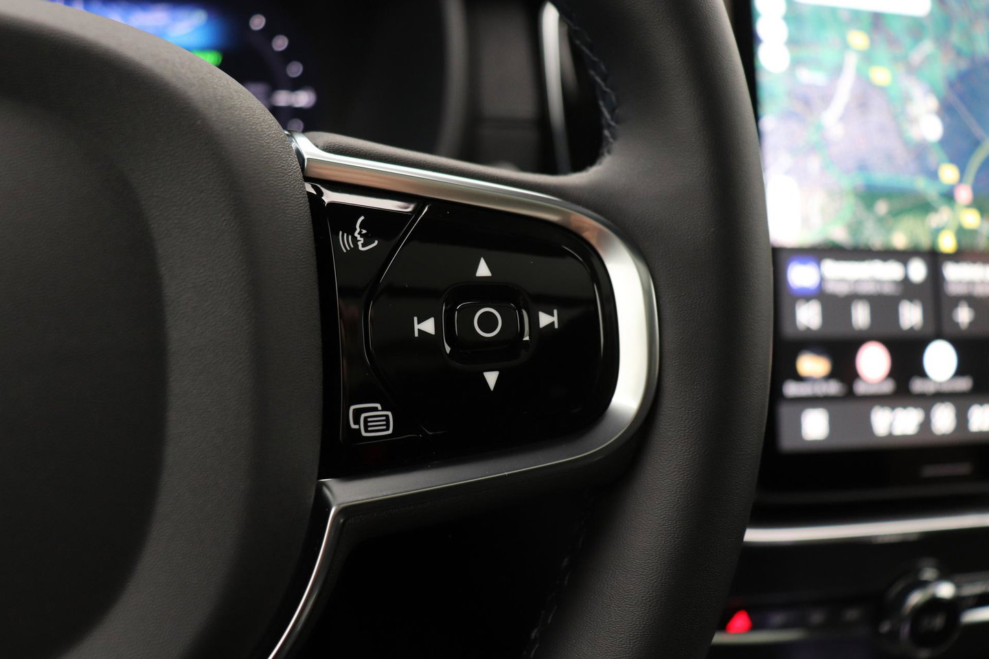 Volvo XC90 T8 Ultra Black Edition | Bowers&Wilkins | Luchtvering | Panoramadak | Trekhaak | 360° Camera | Massage | Stoelventilatie