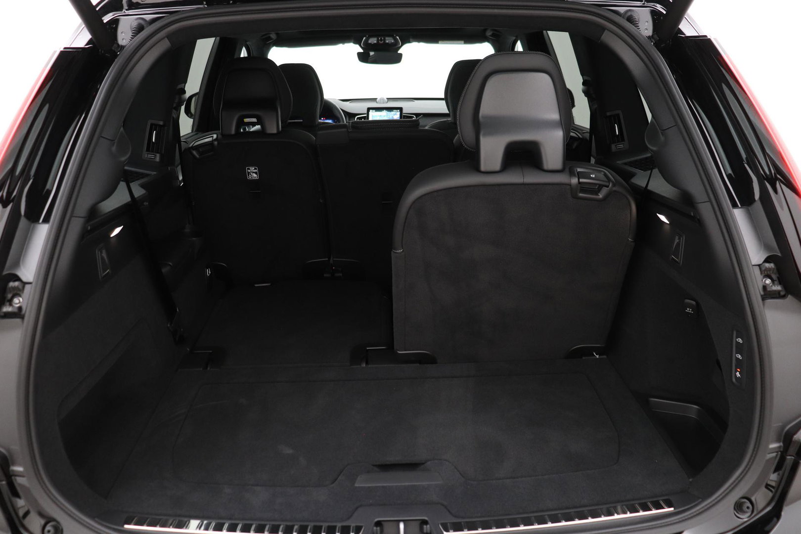 Volvo XC90 T8 Ultra Black Edition | Bowers&Wilkins | Luchtvering | Panoramadak | Trekhaak | 360° Camera | Massage | Stoelventilatie