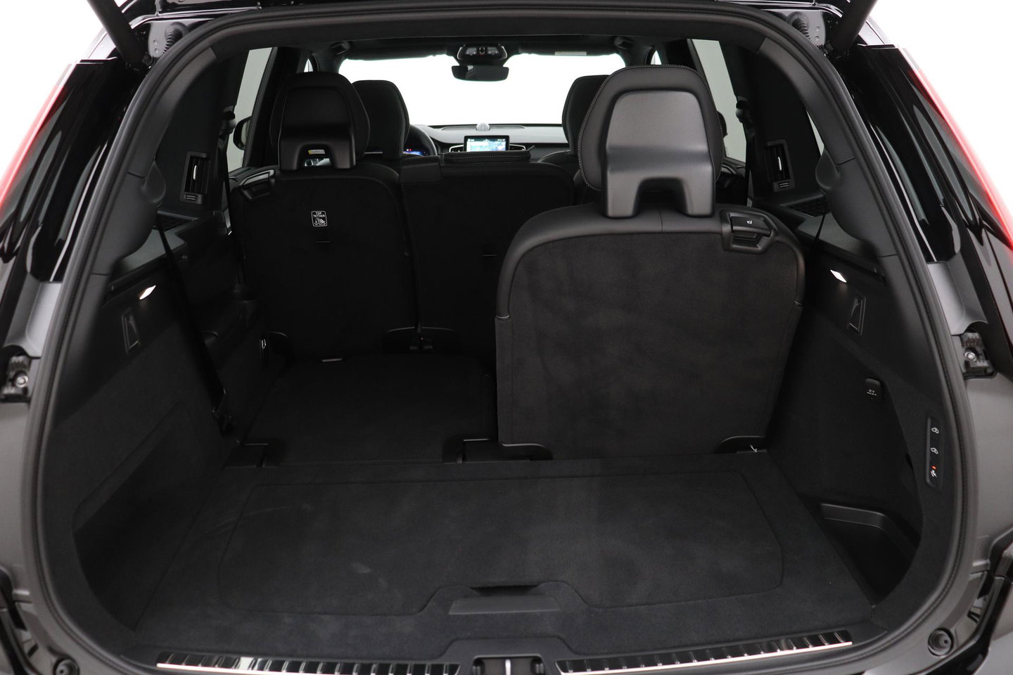 Volvo XC90 T8 Ultra Black Edition | Bowers&Wilkins | Luchtvering | Panoramadak | Trekhaak | 360° Camera | Massage | Stoelventilatie