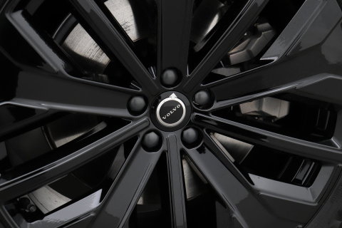 Volvo XC90 T8 Ultra Black Edition | Bowers&Wilkins | Luchtvering | Panoramadak | Trekhaak | 360° Camera | Massage | Stoelventilatie