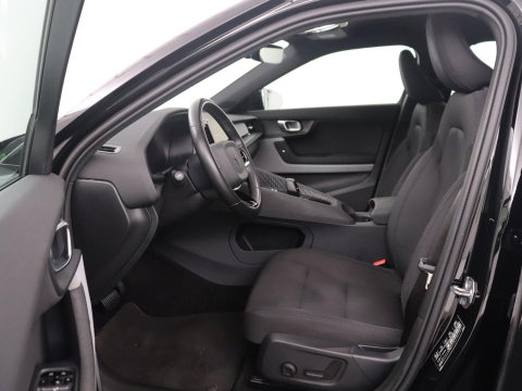 Polestar 2 Long Range Single Motor 78 kWh h | SOH 92,4% | Cruise control | Trekhaak | Stoelverwarming | Climate control | Camera | Park assist | Carplay | Elektrische achterklep