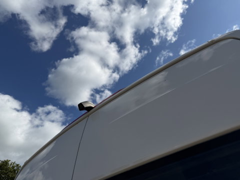 Volkswagen Crafter 35 2.0 TDI 177pk L3H3 ( L2H2 ) Comfortline / vaste prijs rijklaar € 23.950 ex btw / euro 6 / lease vanaf € 391 / dubbele schuifdeur / ramen rondom / airco / cruise / navi / camera !