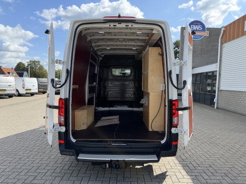 Volkswagen Crafter 35 2.0 TDI 177pk L3H3 ( L2H2 ) Comfortline / vaste prijs rijklaar € 23.950 ex btw / euro 6 / lease vanaf € 391 / dubbele schuifdeur / ramen rondom / airco / cruise / navi / camera !