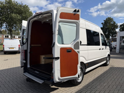 Volkswagen Crafter 35 2.0 TDI 177pk L3H3 ( L2H2 ) Comfortline / vaste prijs rijklaar € 23.950 ex btw / euro 6 / lease vanaf € 391 / dubbele schuifdeur / ramen rondom / airco / cruise / navi / camera !