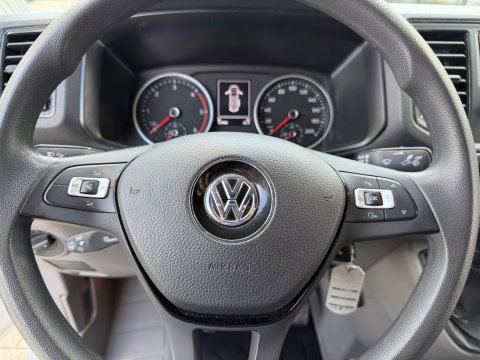 Volkswagen Crafter 35 2.0 TDI 177pk L3H3 ( L2H2 ) Comfortline / vaste prijs rijklaar € 23.950 ex btw / euro 6 / lease vanaf € 391 / dubbele schuifdeur / ramen rondom / airco / cruise / navi / camera !