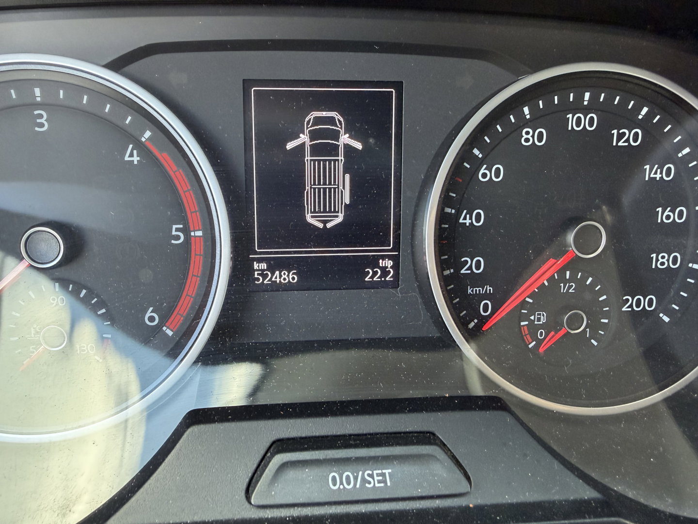 Volkswagen Crafter 35 2.0 TDI 177pk L3H3 ( L2H2 ) Comfortline / vaste prijs rijklaar € 23.950 ex btw / euro 6 / lease vanaf € 391 / dubbele schuifdeur / ramen rondom / airco / cruise / navi / camera !