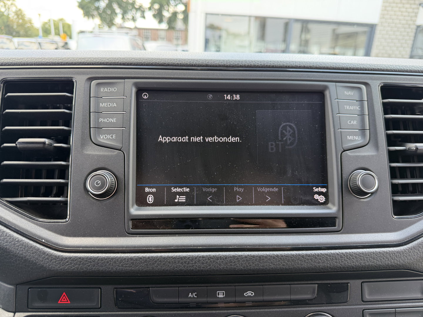 Volkswagen Crafter 35 2.0 TDI 177pk L3H3 ( L2H2 ) Comfortline / vaste prijs rijklaar € 23.950 ex btw / euro 6 / lease vanaf € 391 / dubbele schuifdeur / ramen rondom / airco / cruise / navi / camera !