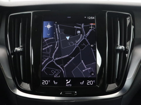 Volvo V60 2.0 B3 Momentum Business | Panoramadak | Cruise control | Stuur/stoel verwarming | Trekhaak | Head-up | Harman/Kardon | Climate control | Camera | Park assist