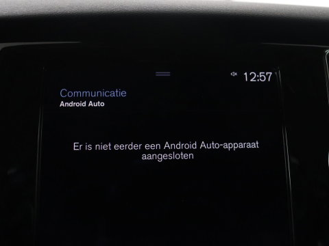 Volvo V60 2.0 B3 Momentum Business | Panoramadak | Cruise control | Stuur/stoel verwarming | Trekhaak | Head-up | Harman/Kardon | Climate control | Camera | Park assist