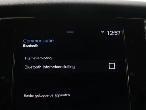 Volvo V60 2.0 B3 Momentum Business | Panoramadak | Cruise control | Stuur/stoel verwarming | Trekhaak | Head-up | Harman/Kardon | Climate control | Camera | Park assist