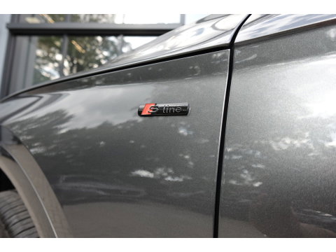 Audi Q5 50 TFSI e S edition PANO 360 KEYLESS