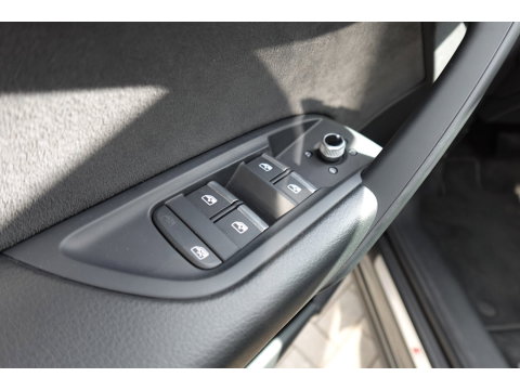 Audi Q5 50 TFSI e S edition PANO 360 KEYLESS