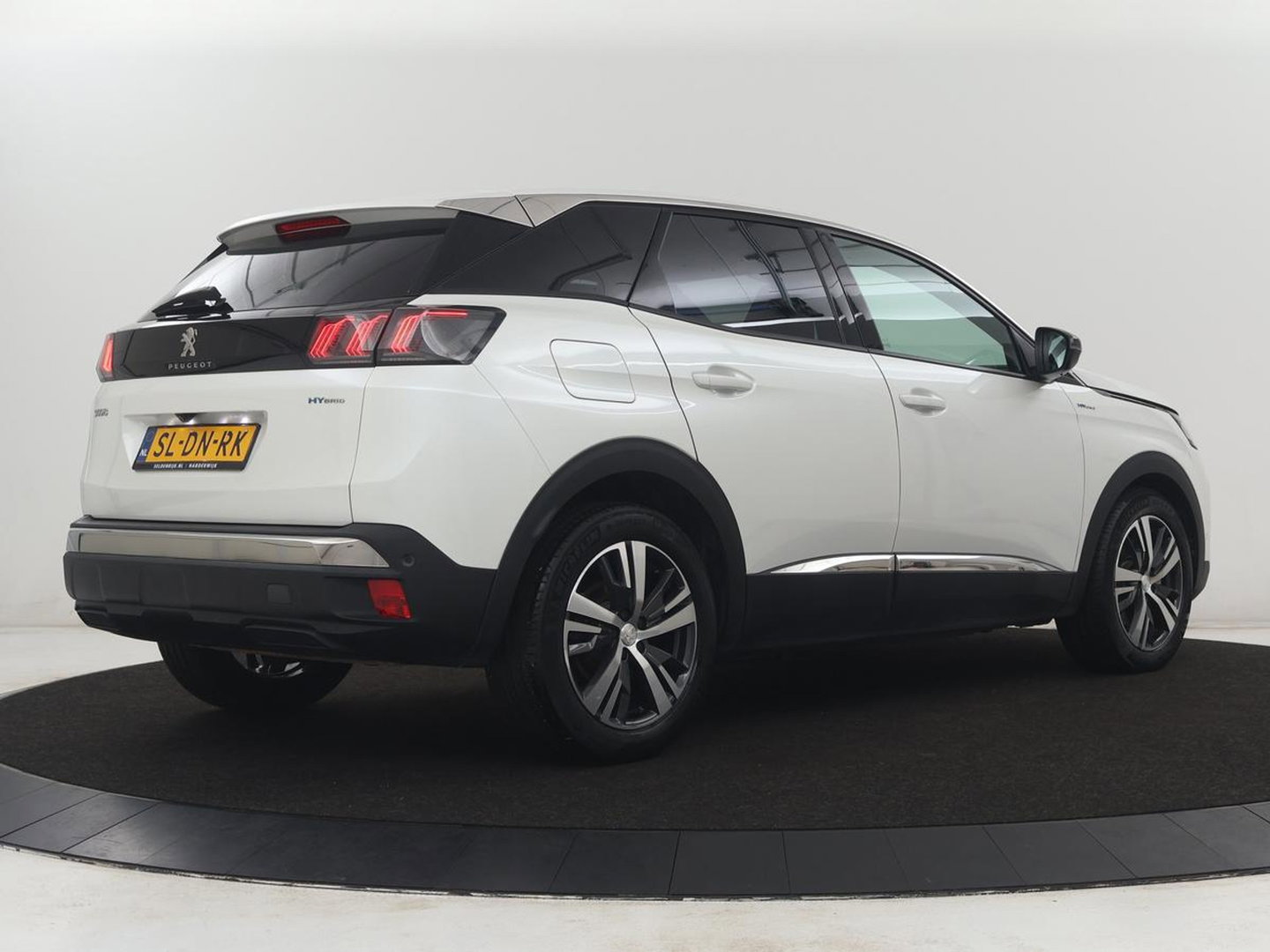 Peugeot 3008 1.6 HYbrid 225 Allure | SOH 97,8% | Half leder | Cruise control | Camera | Park assist | Carplay | Climate control | Full LED
