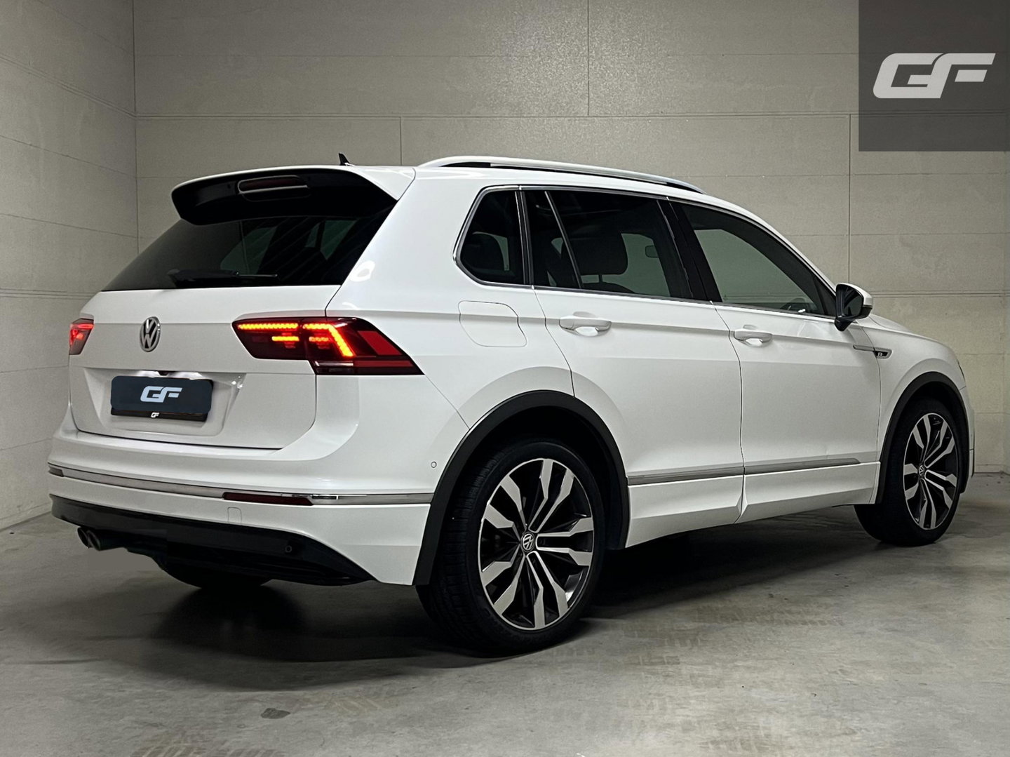 Volkswagen Tiguan 1.5 TSI R-Line Pano Virtual ACC NAP