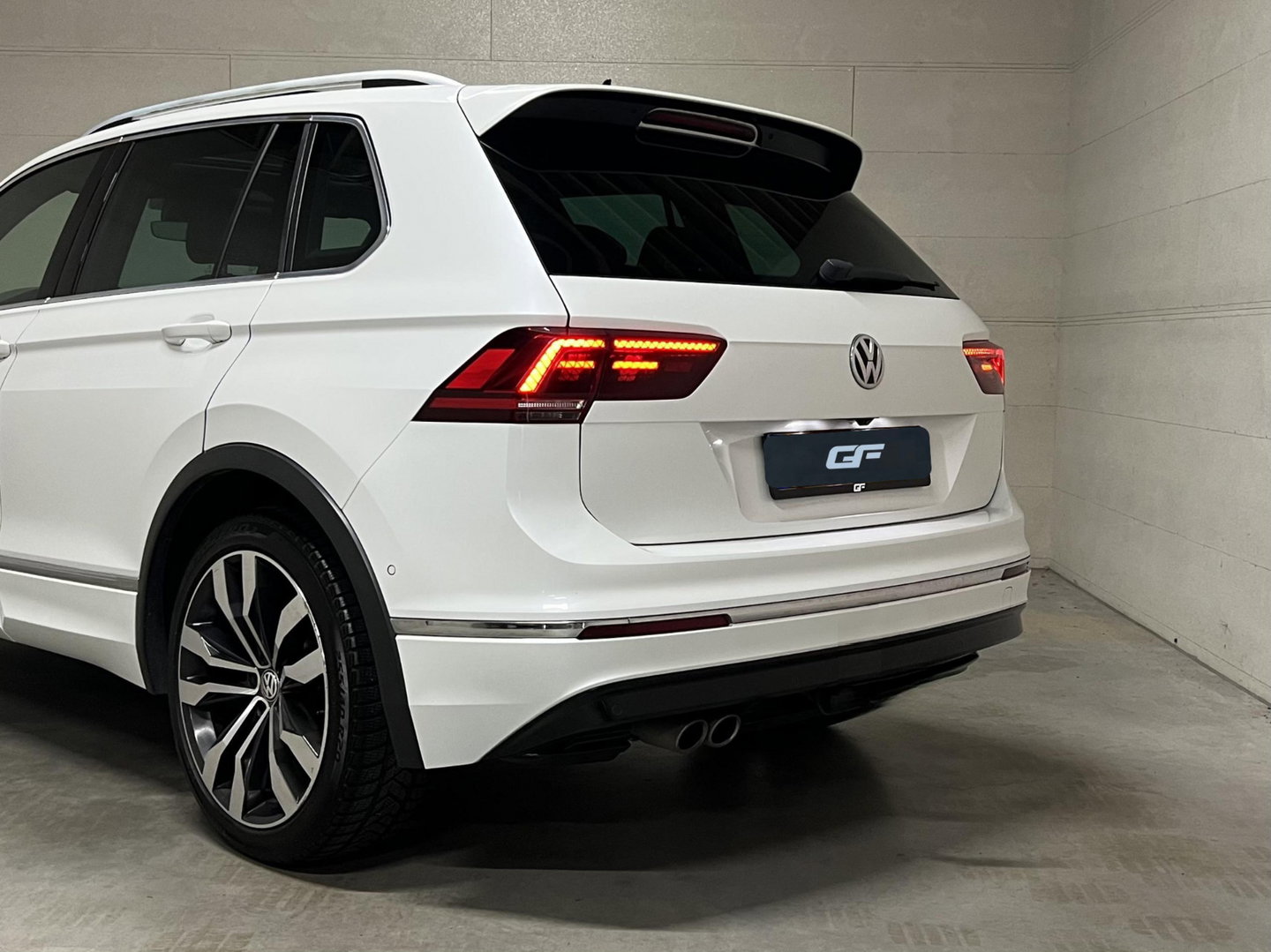 Volkswagen Tiguan 1.5 TSI R-Line Pano Virtual ACC NAP