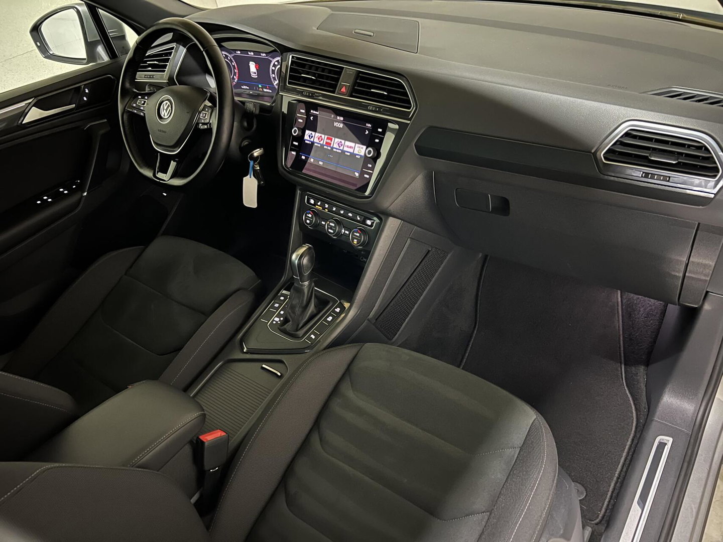 Volkswagen Tiguan 1.5 TSI R-Line Pano Virtual ACC NAP