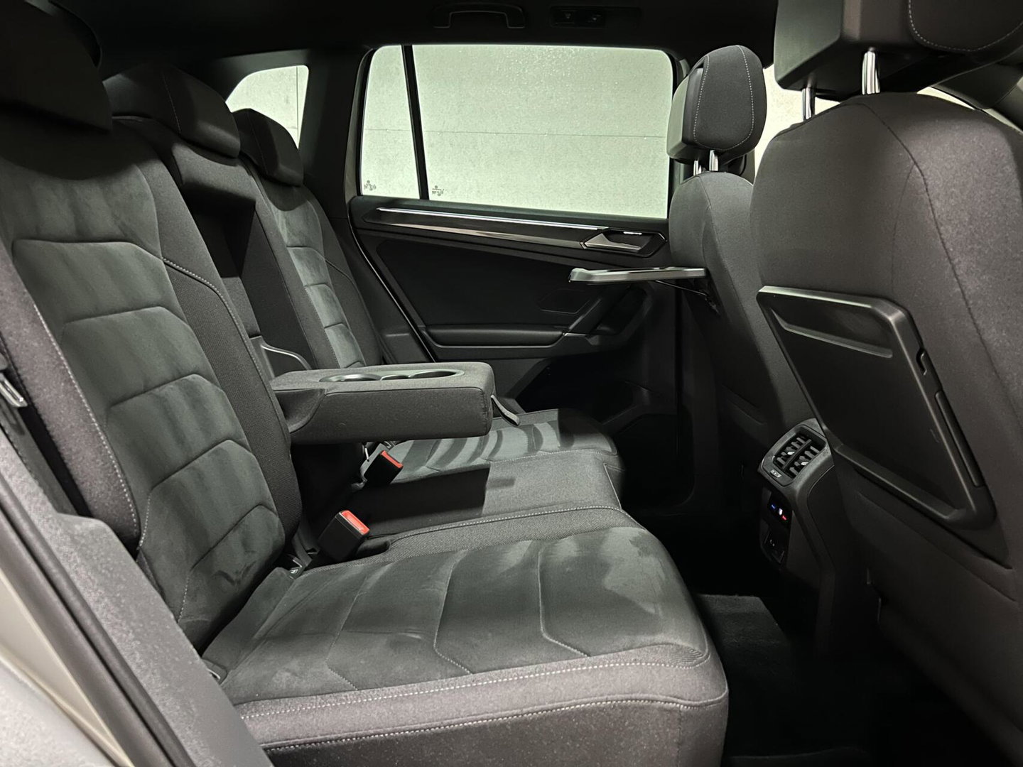 Volkswagen Tiguan 1.5 TSI R-Line Pano Virtual ACC NAP