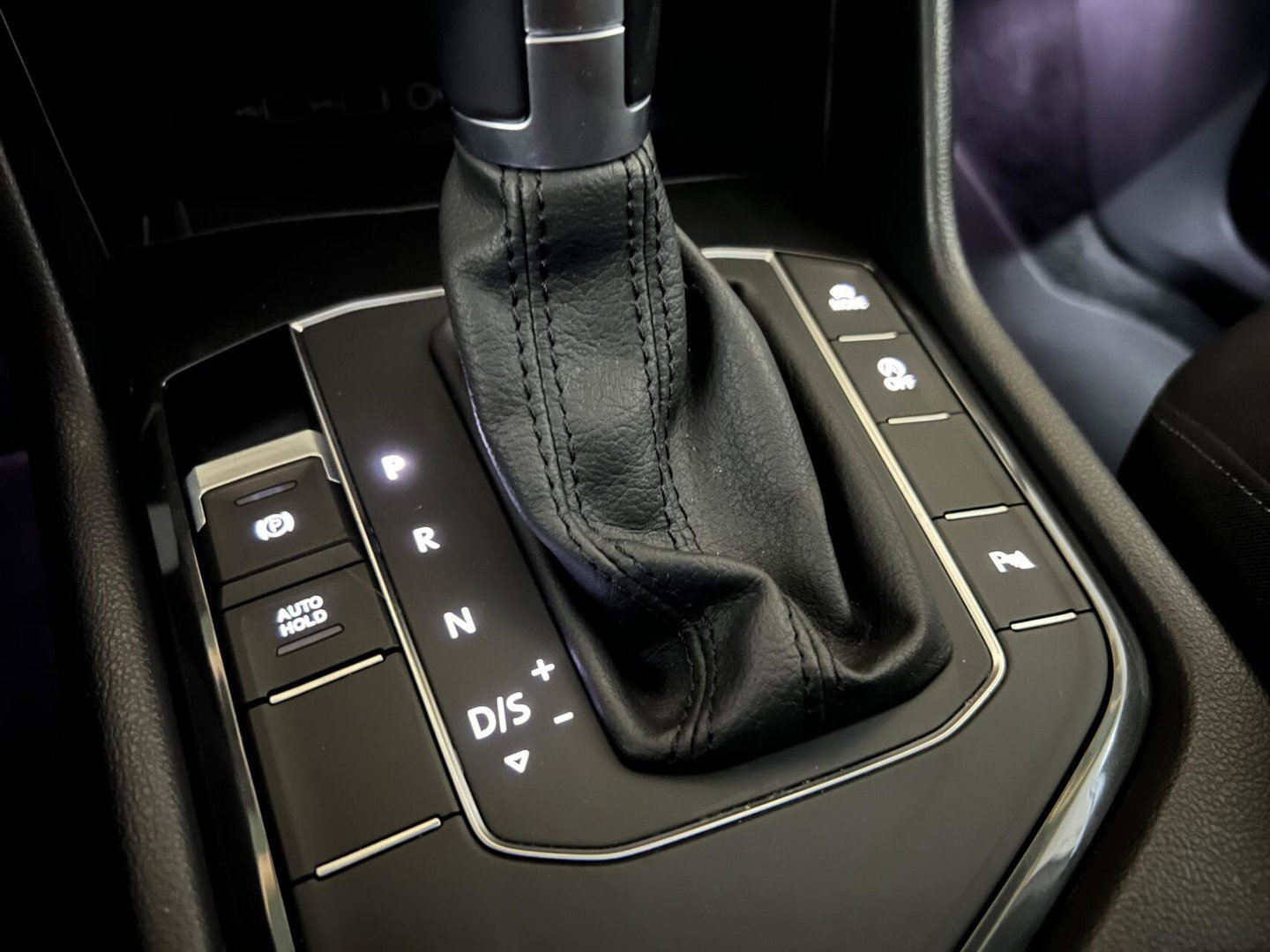 Volkswagen Tiguan 1.5 TSI R-Line Pano Virtual ACC NAP