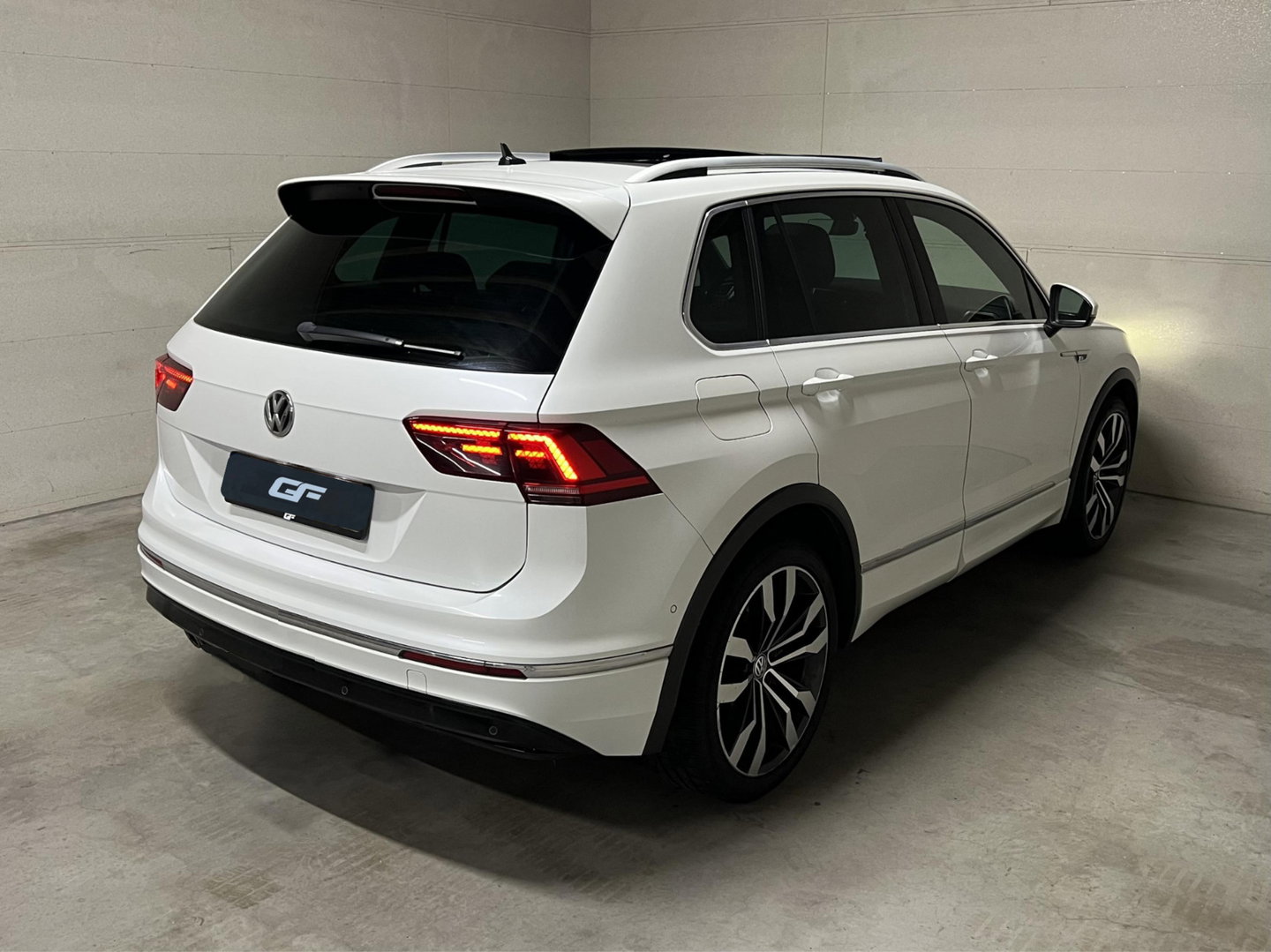 Volkswagen Tiguan 1.5 TSI R-Line Pano Virtual ACC NAP